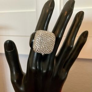 GORGEOUS CRYSTAL RING! 5”